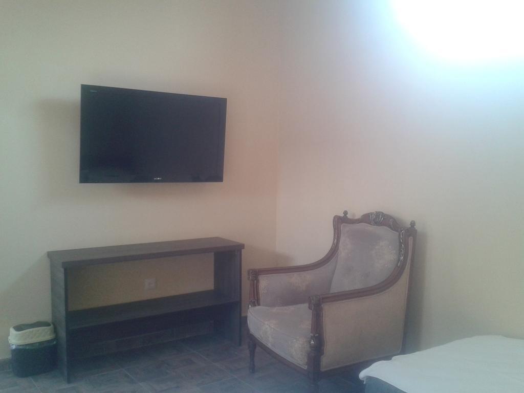 Maxim Mini Hotel Batumi Room photo